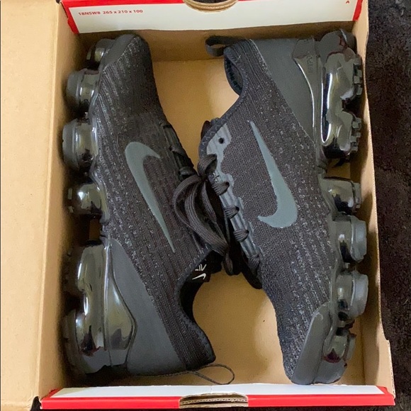 Nike Shoes - Air Vapormax Flyknit 3